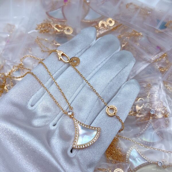 FSH Golden locket and chain