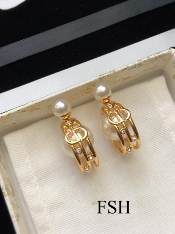 FSH Golden Earrings with Off-White Pearls