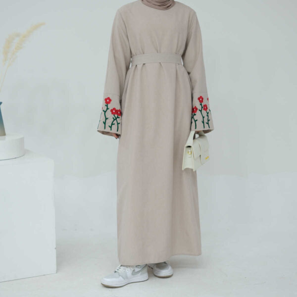 beautiful floral embroidery Islamic abaya - Image 4